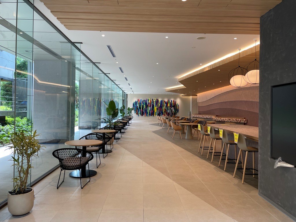 眞壁陸二によるコミッションワークが公開されました（横浜：アクアリアタワー横浜）